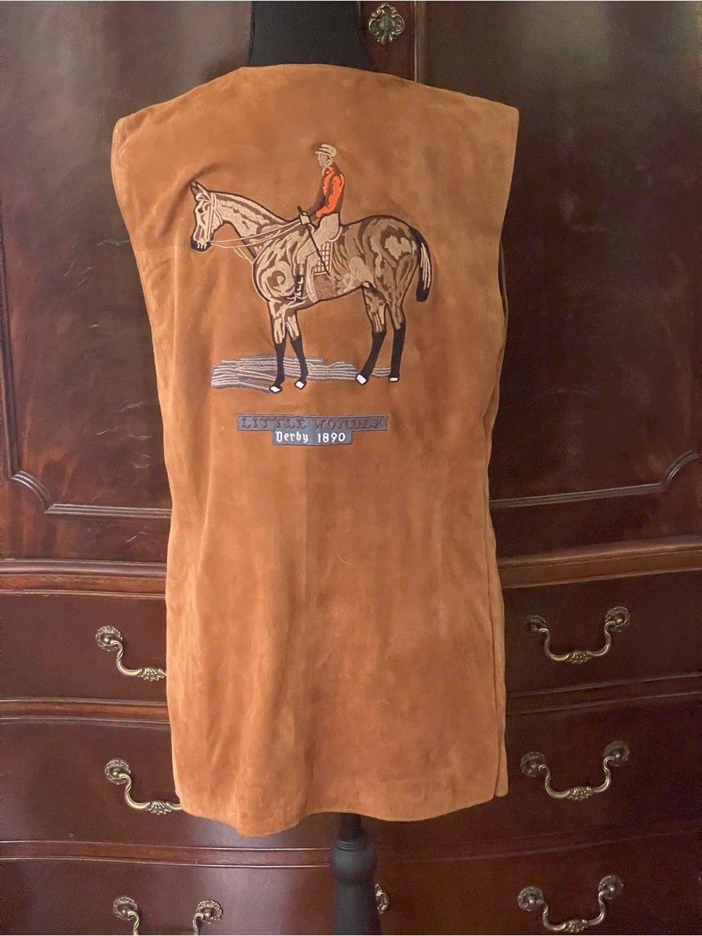 Vintage Liz Claiborne Tan Suede Vest with unique Embroidered horse design